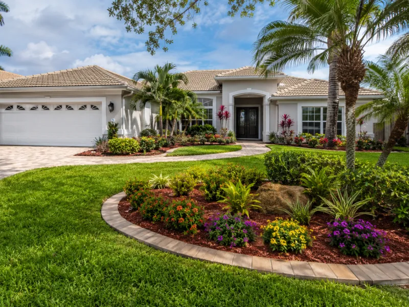Landscape design service in Valrico, FL