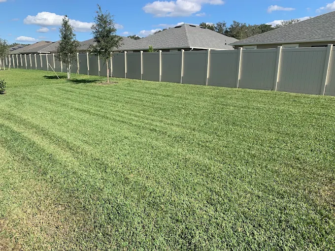 Property cleanup service in Valrico, FL